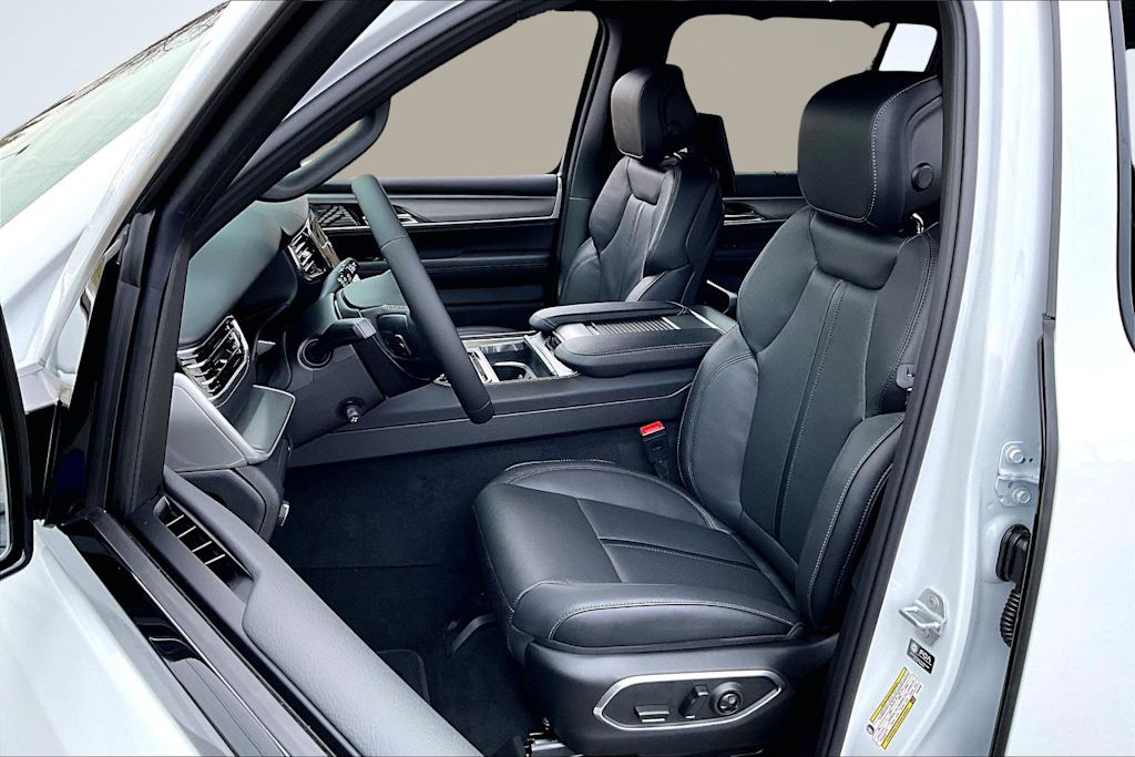 Thumbnail: 2026 Jeep Grand Wagoneer - 11