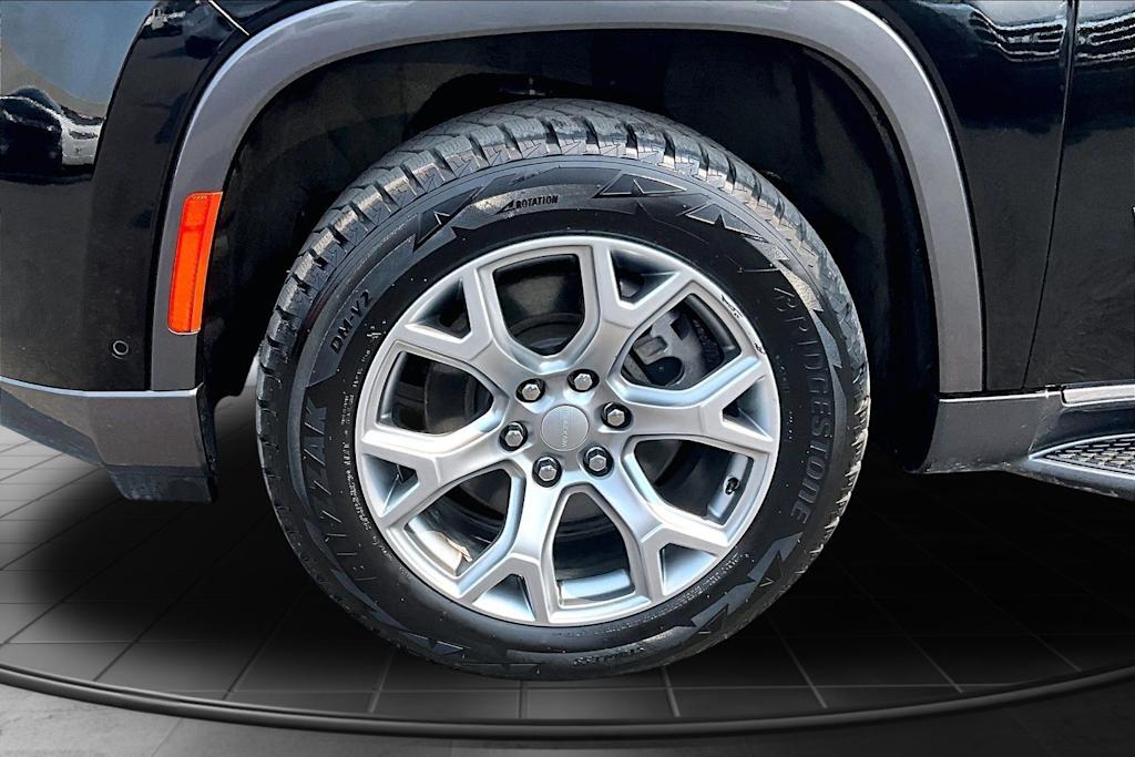 Thumbnail: 2022 Jeep Wagoneer - 8