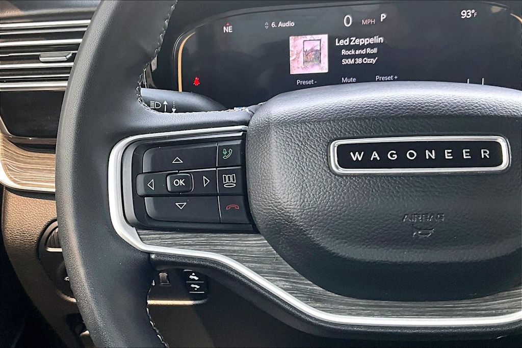 Thumbnail: 2022 Jeep Wagoneer - 25