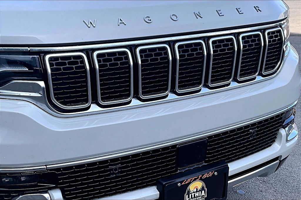 Thumbnail: 2022 Jeep Wagoneer - 33
