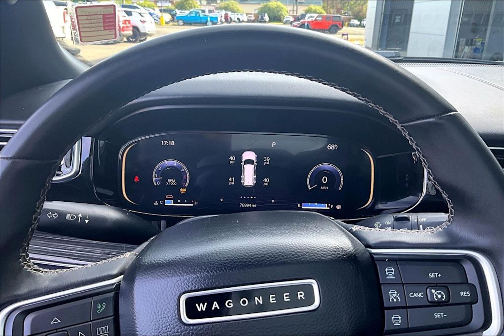 Thumbnail: 2022 Jeep Wagoneer - 17