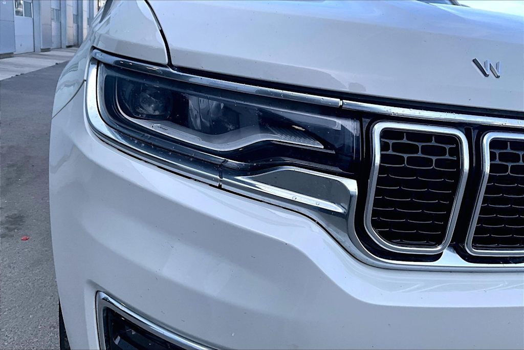 Thumbnail: 2022 Jeep Wagoneer - 31