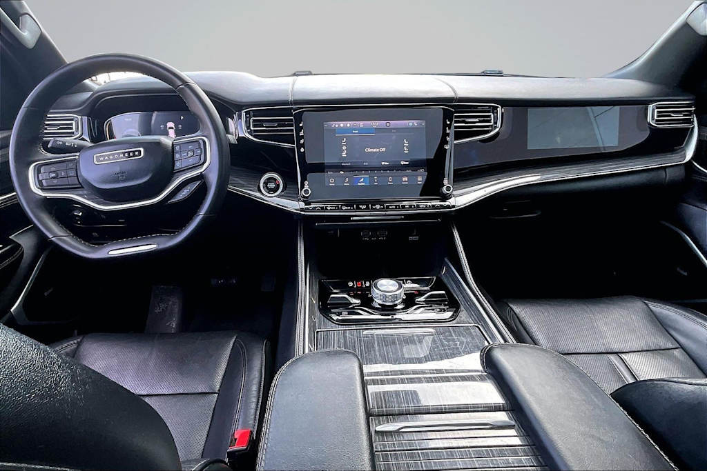 Thumbnail: 2022 Jeep Wagoneer - 10