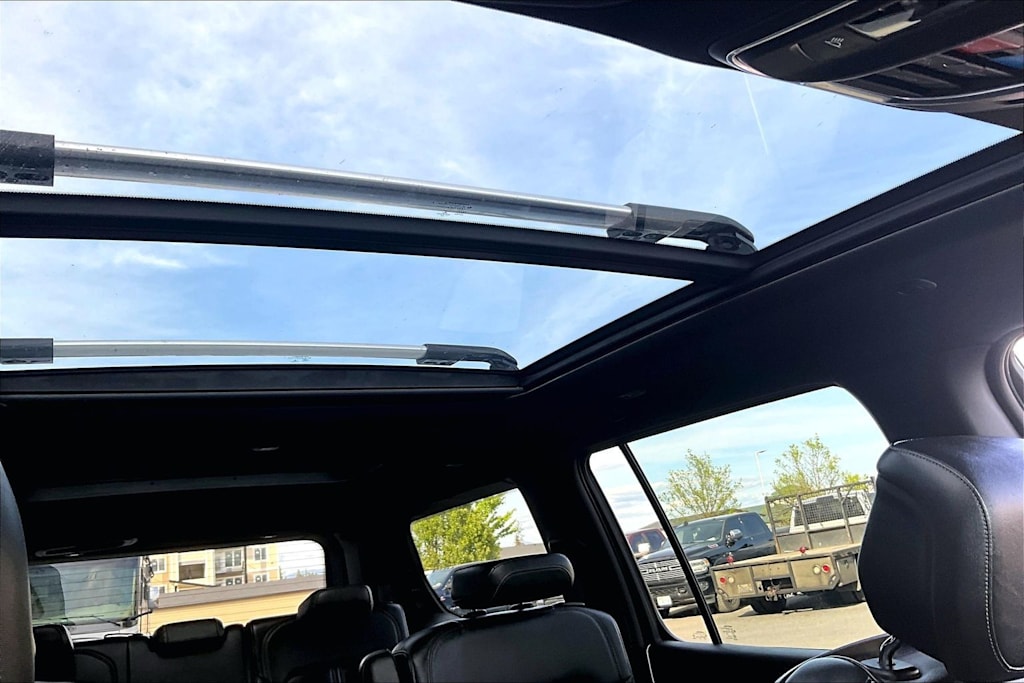 Thumbnail: 2022 Jeep Wagoneer - 30