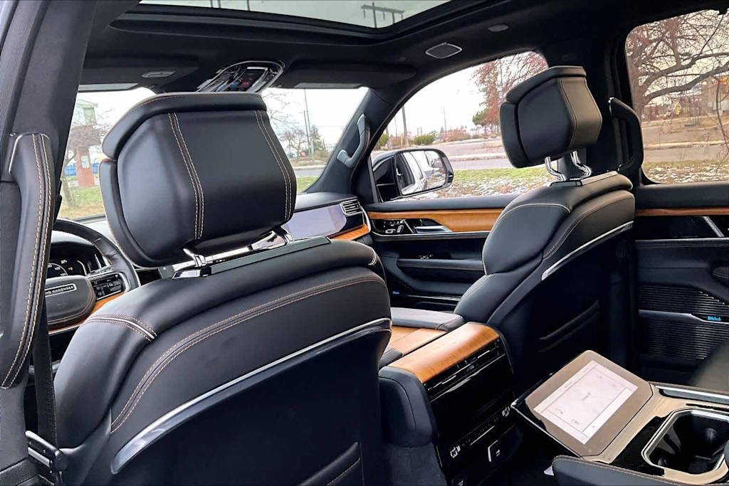 Thumbnail: 2023 Jeep Grand Wagoneer - 11