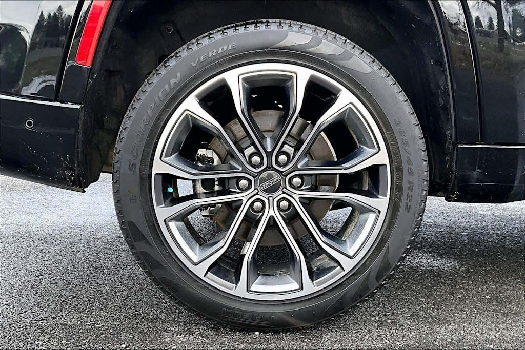 Thumbnail: 2023 Jeep Grand Wagoneer - 35