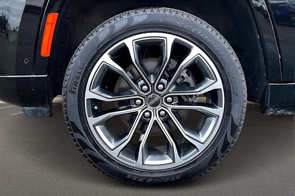 Thumbnail: 2023 Jeep Grand Wagoneer - 7