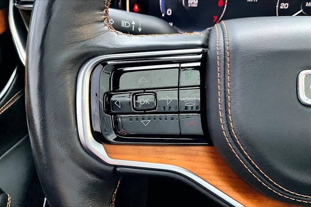 Thumbnail: 2023 Jeep Grand Wagoneer - 25