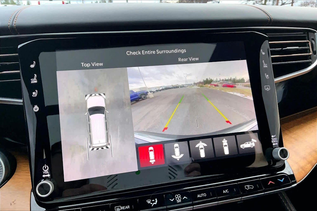 Thumbnail: 2023 Jeep Grand Wagoneer - 27