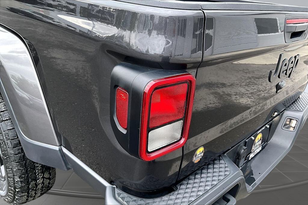 Thumbnail: 2022 Jeep Gladiator - 32