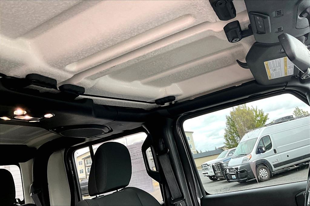 Thumbnail: 2022 Jeep Gladiator - 30