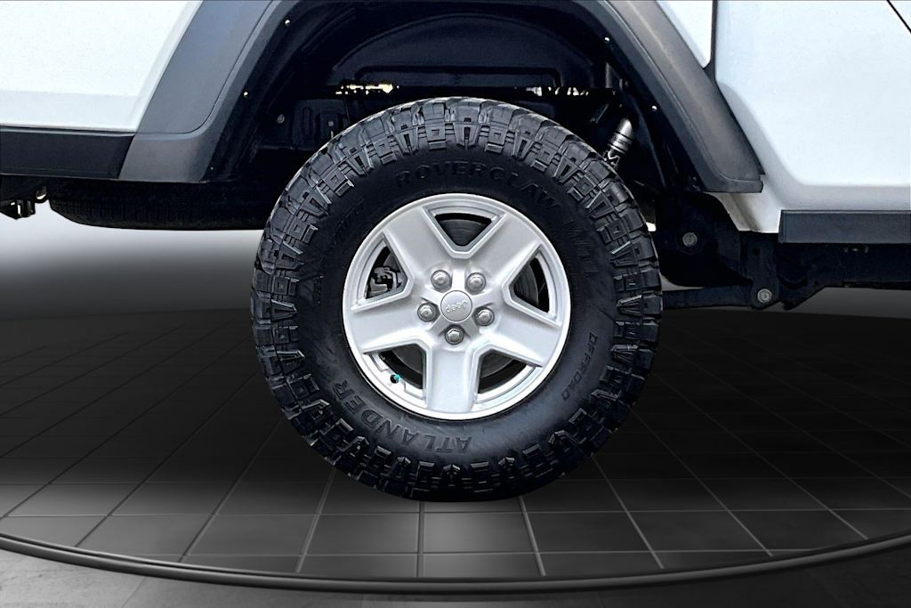 Thumbnail: 2023 Jeep Gladiator - 36