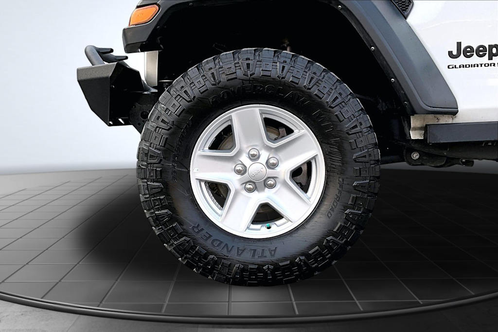 Thumbnail: 2023 Jeep Gladiator - 8