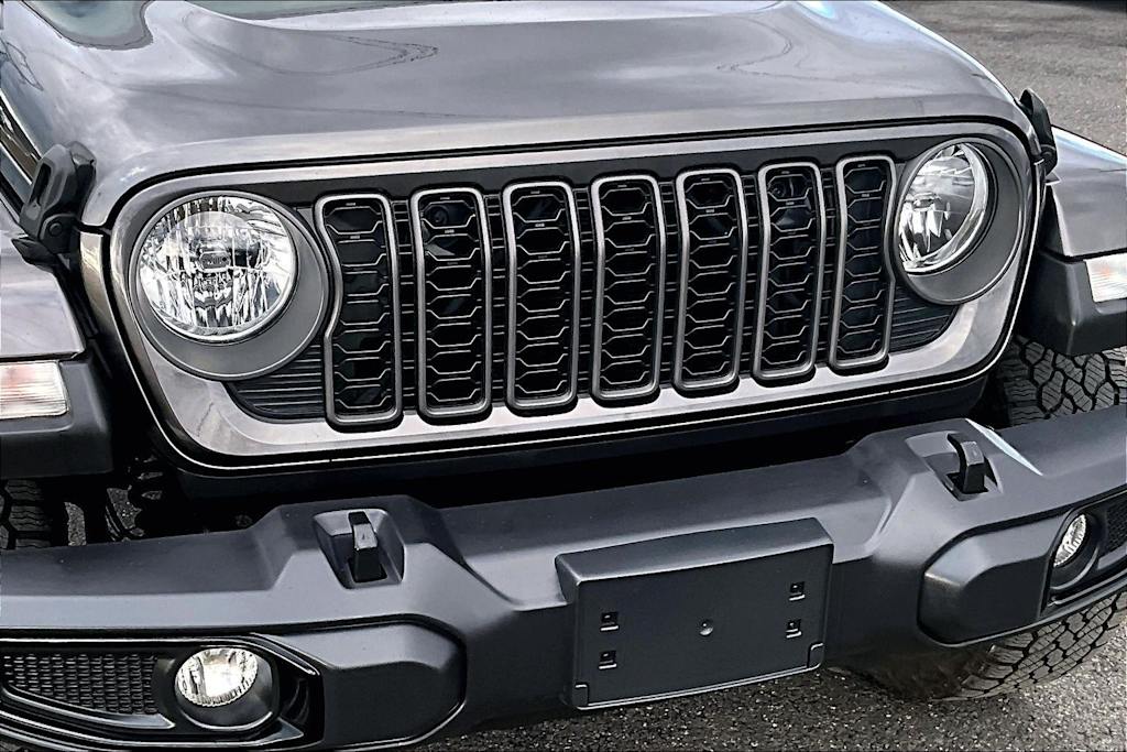 Thumbnail: 2024 Jeep Gladiator - 33