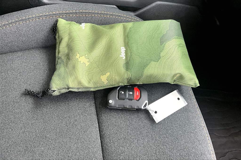 Thumbnail: 2024 Jeep Gladiator - 19