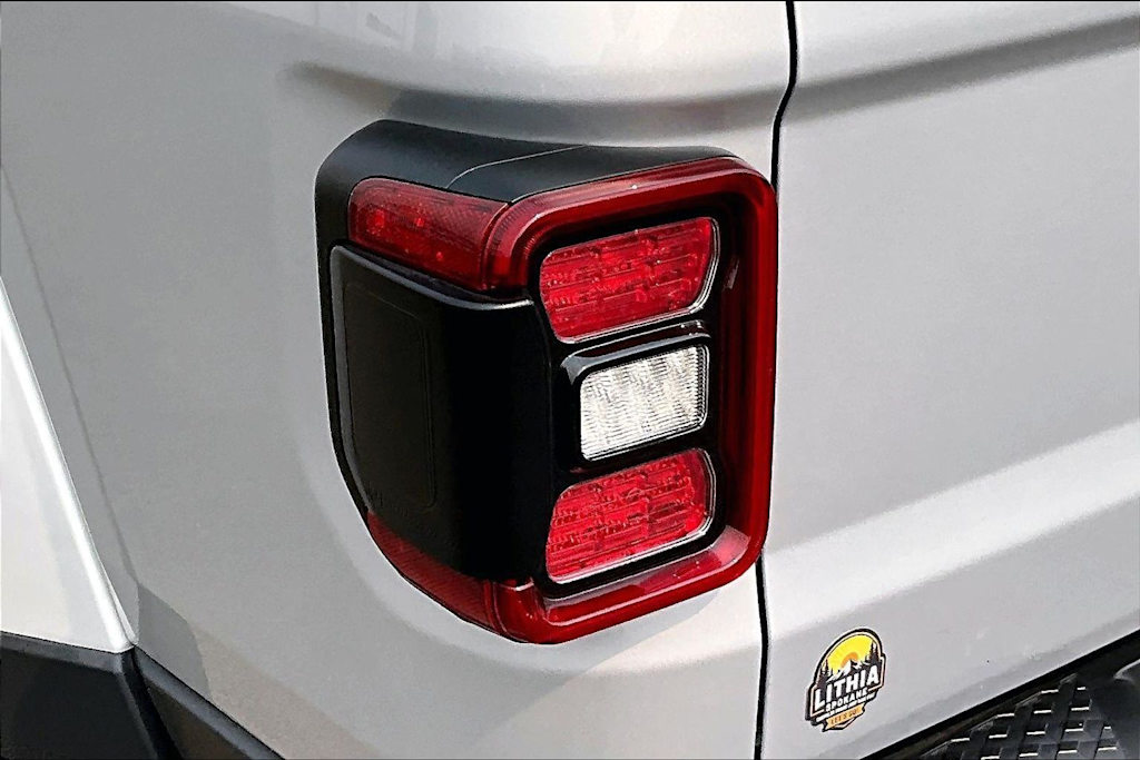 Thumbnail: 2023 Jeep Gladiator - 32