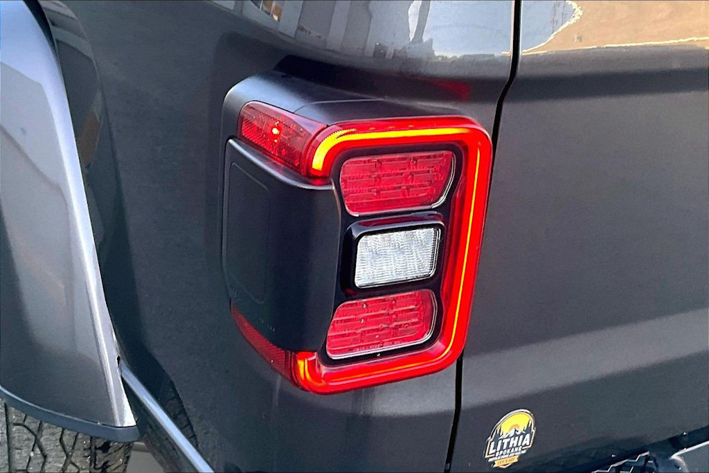Thumbnail: 2021 Jeep Gladiator - 32