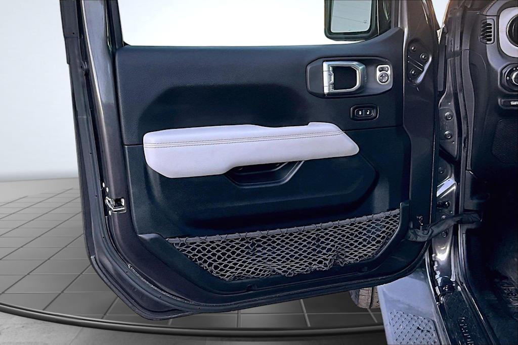 Thumbnail: 2021 Jeep Gladiator - 28