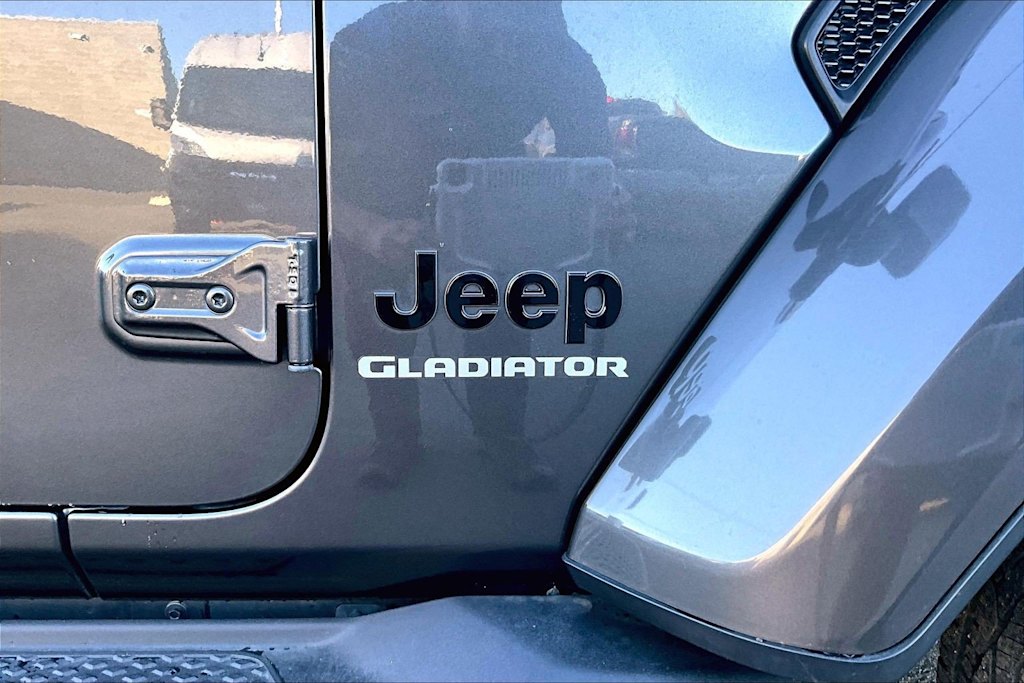 Thumbnail: 2021 Jeep Gladiator - 7