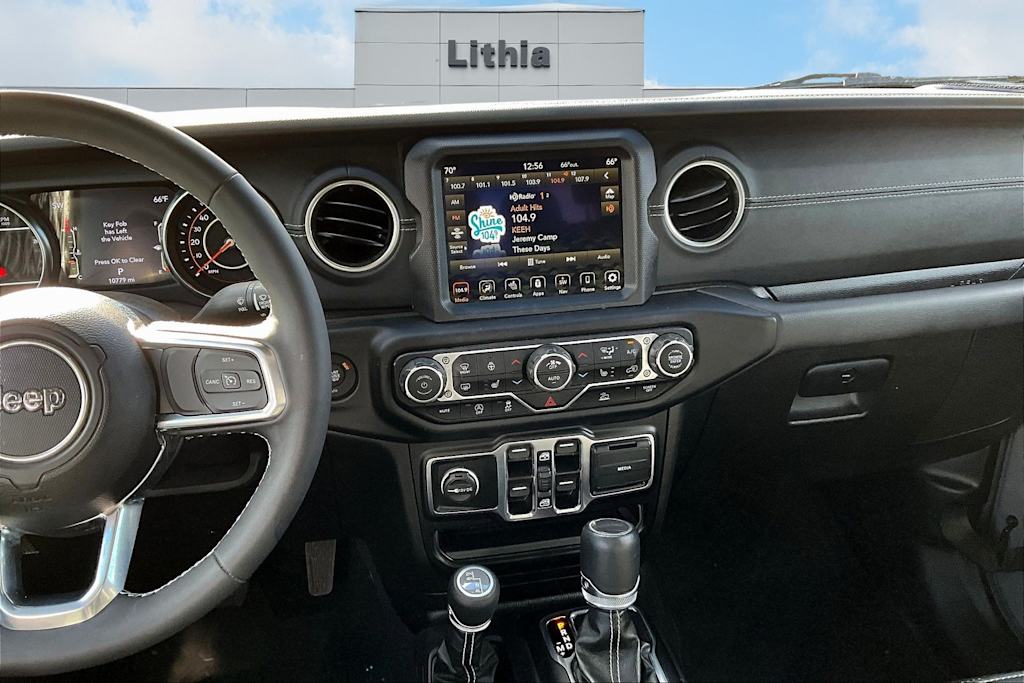 Thumbnail: 2023 Jeep Gladiator - 15