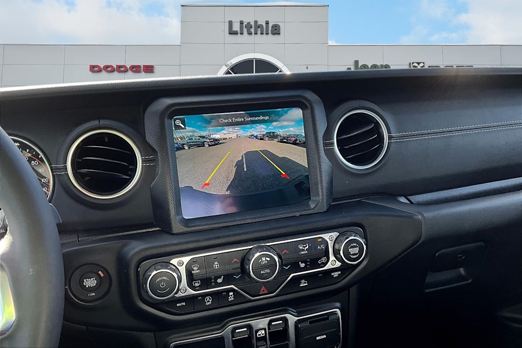 Thumbnail: 2023 Jeep Gladiator - 16