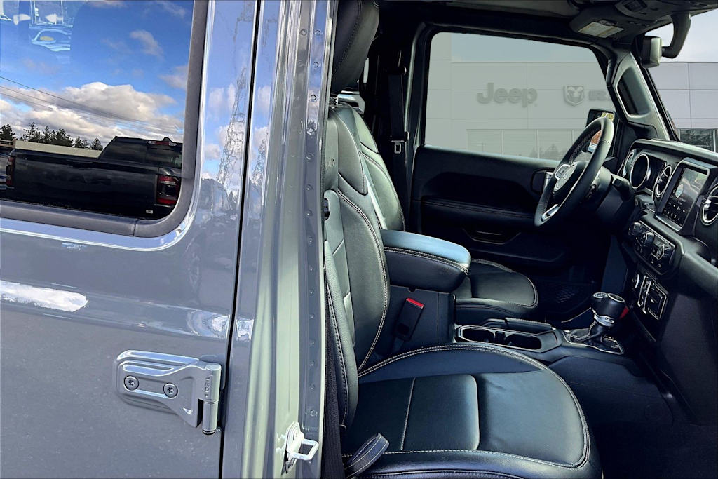 Thumbnail: 2023 Jeep Gladiator - 12