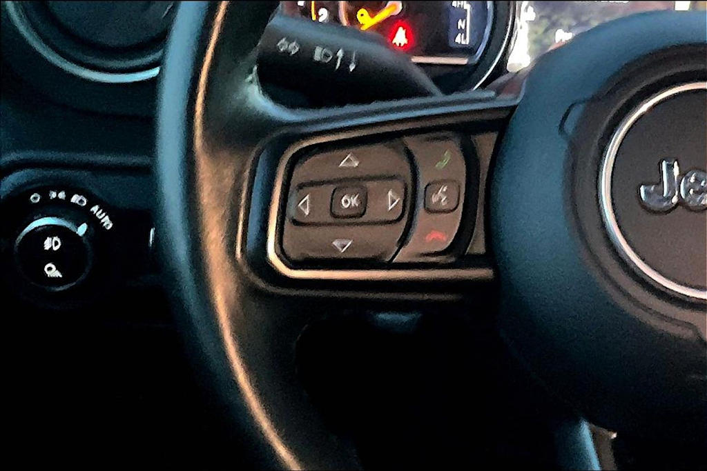 Thumbnail: 2021 Jeep Gladiator - 25