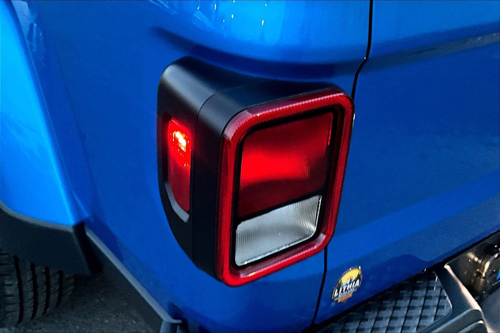 Thumbnail: 2021 Jeep Gladiator - 32