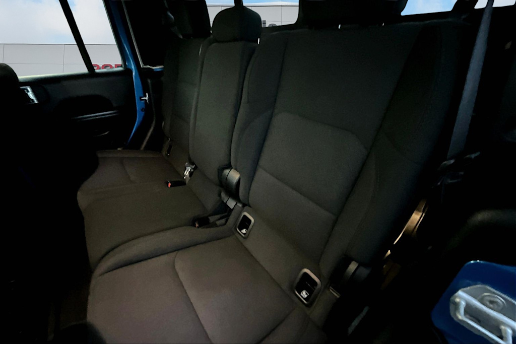 Thumbnail: 2021 Jeep Gladiator - 21