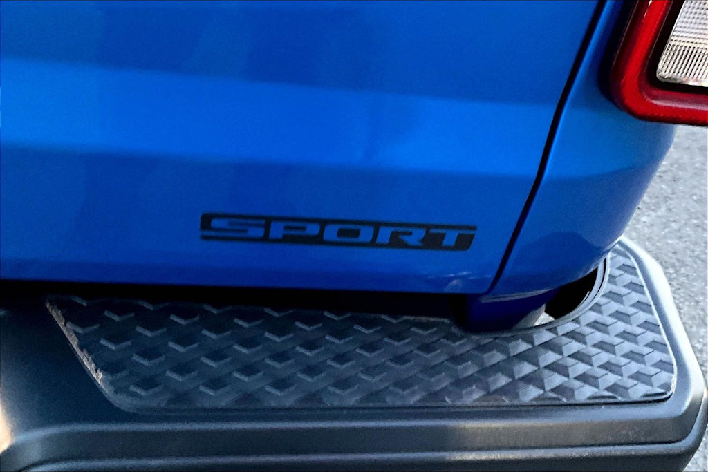 Thumbnail: 2021 Jeep Gladiator - 7