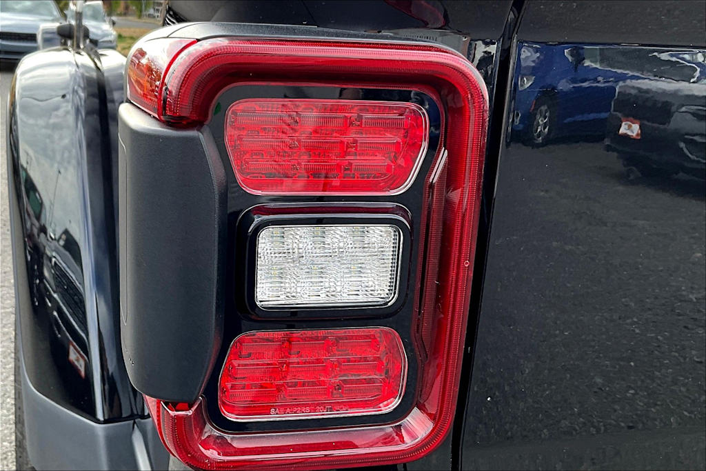 Thumbnail: 2022 Jeep Gladiator - 32