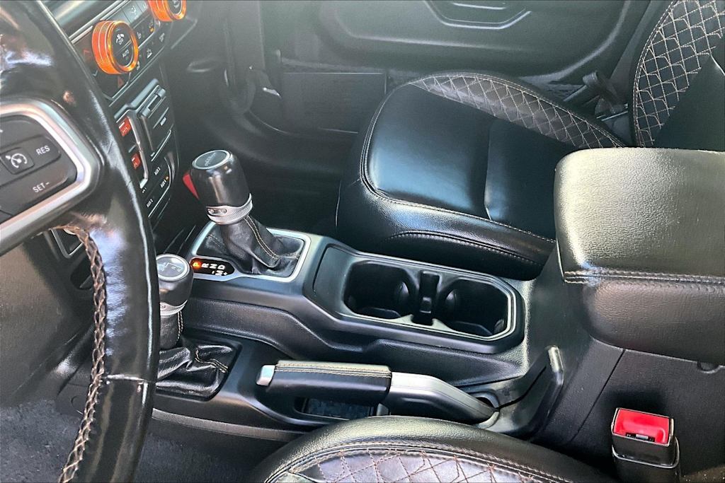 Thumbnail: 2021 Jeep Gladiator - 17