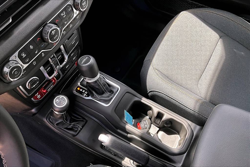 Thumbnail: 2025 Jeep Gladiator - 15