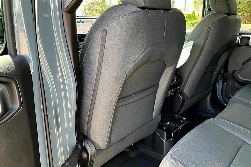 Thumbnail: 2025 Jeep Gladiator - 12