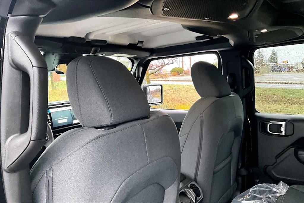 Thumbnail: 2026 Jeep Gladiator - 11