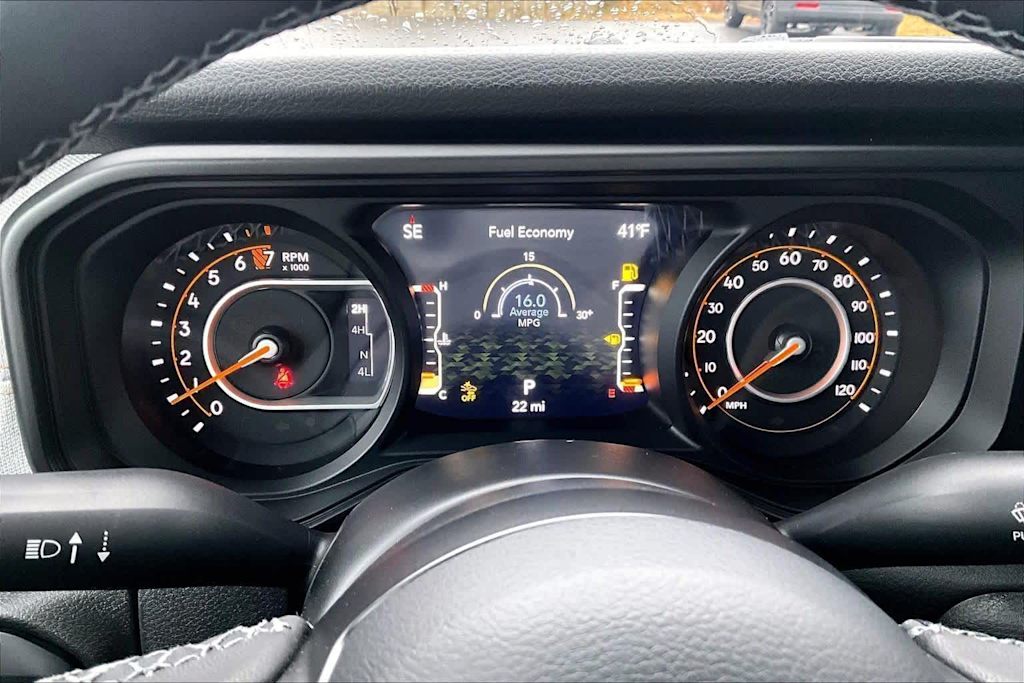 Thumbnail: 2026 Jeep Gladiator - 16