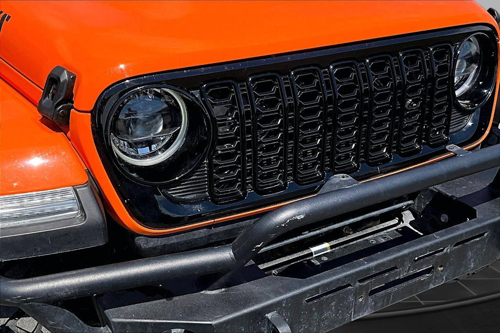 Thumbnail: 2025 Jeep Gladiator - 32