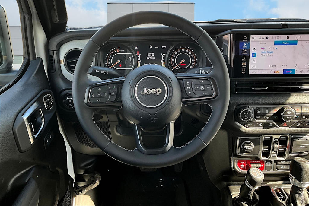 Thumbnail: 2025 Jeep Gladiator - 14