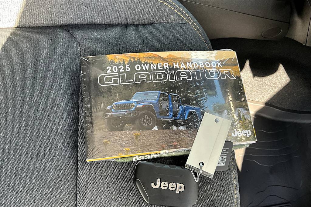 Thumbnail: 2025 Jeep Gladiator - 19