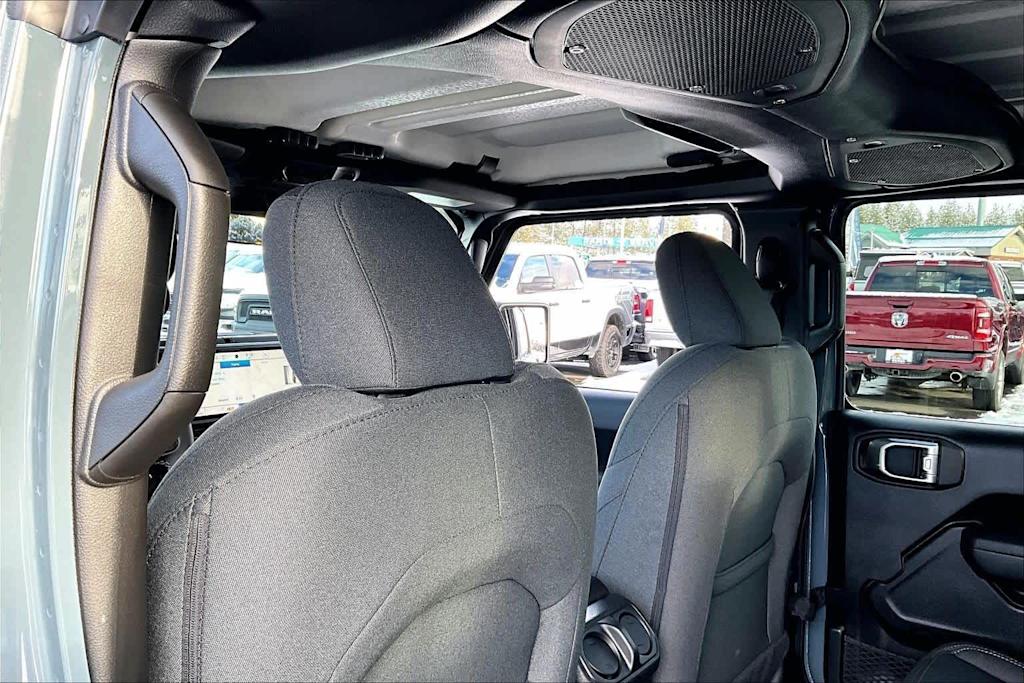 Thumbnail: 2026 Jeep Gladiator - 21