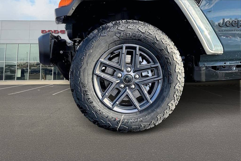 Thumbnail: 2026 Jeep Gladiator - 7