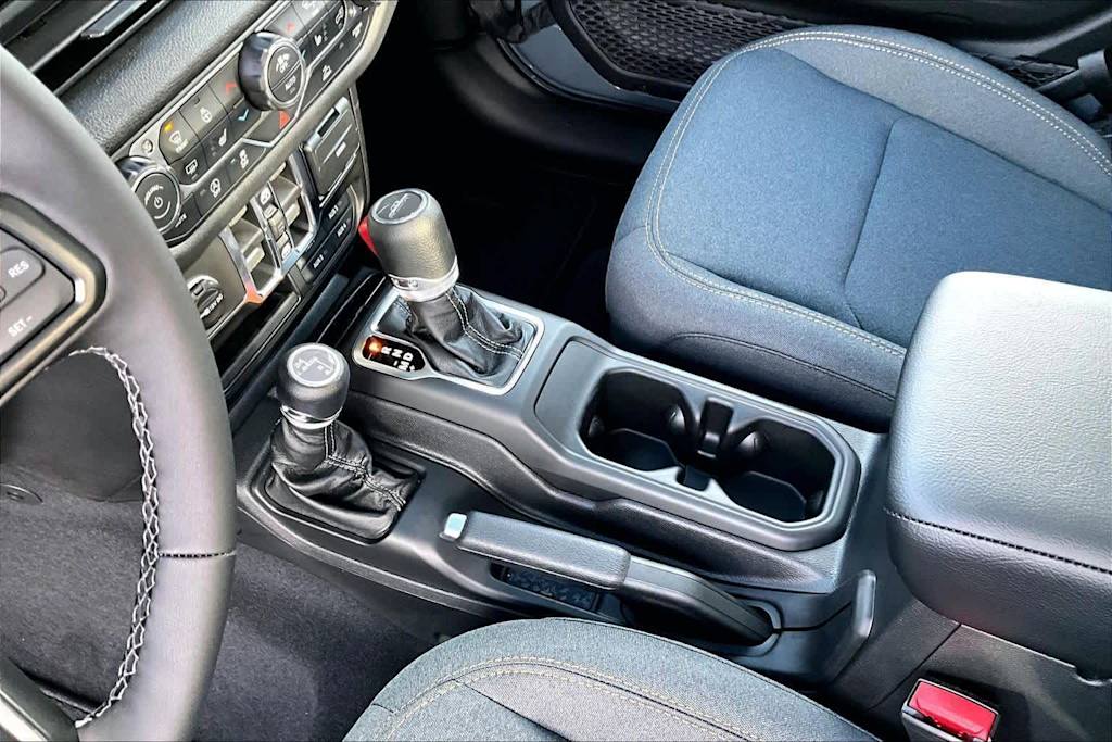 Thumbnail: 2026 Jeep Gladiator - 15