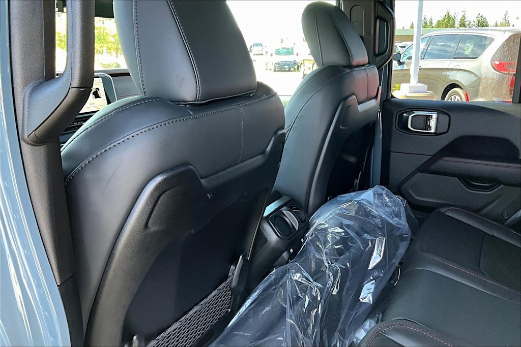 Thumbnail: 2025 Jeep Gladiator - 12