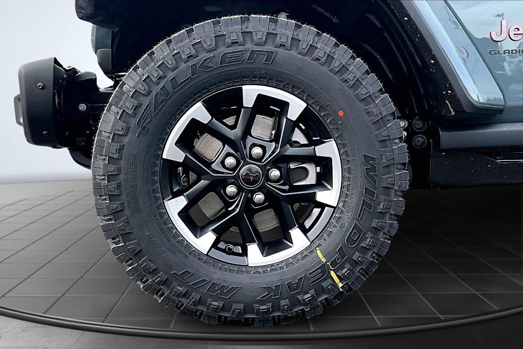 Thumbnail: 2026 Jeep Gladiator - 8