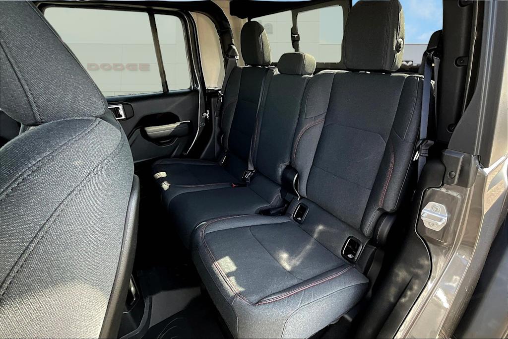 Thumbnail: 2025 Jeep Gladiator - 15