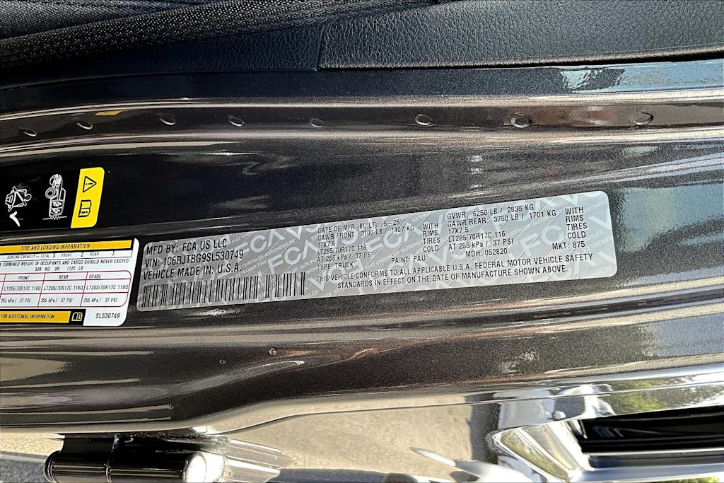 Thumbnail: 2025 Jeep Gladiator - 16