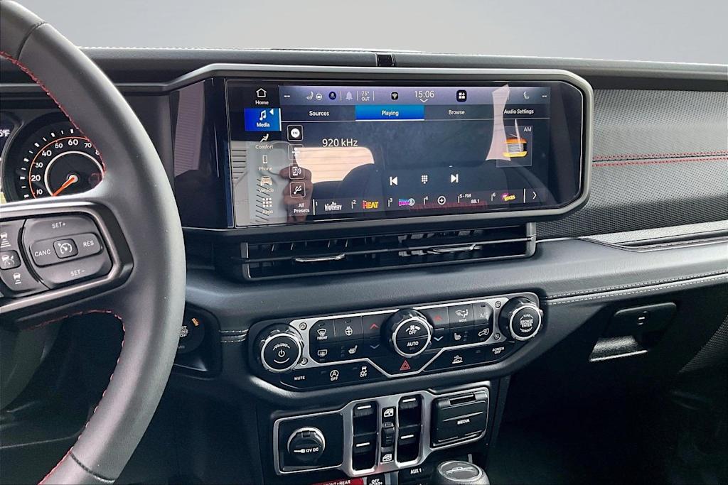 Thumbnail: 2025 Jeep Gladiator - 15