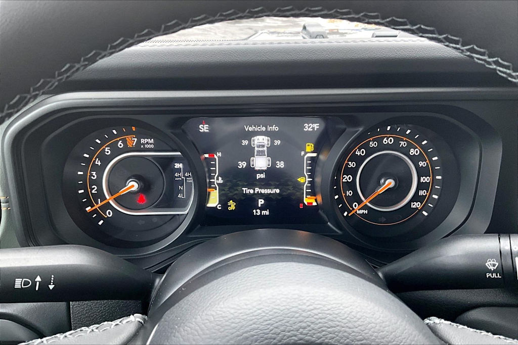 Thumbnail: 2026 Jeep Gladiator - 17