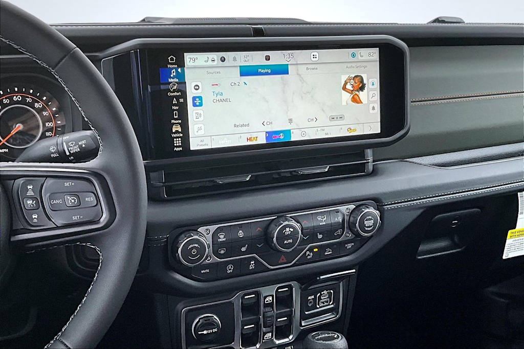 Thumbnail: 2026 Jeep Gladiator - 15