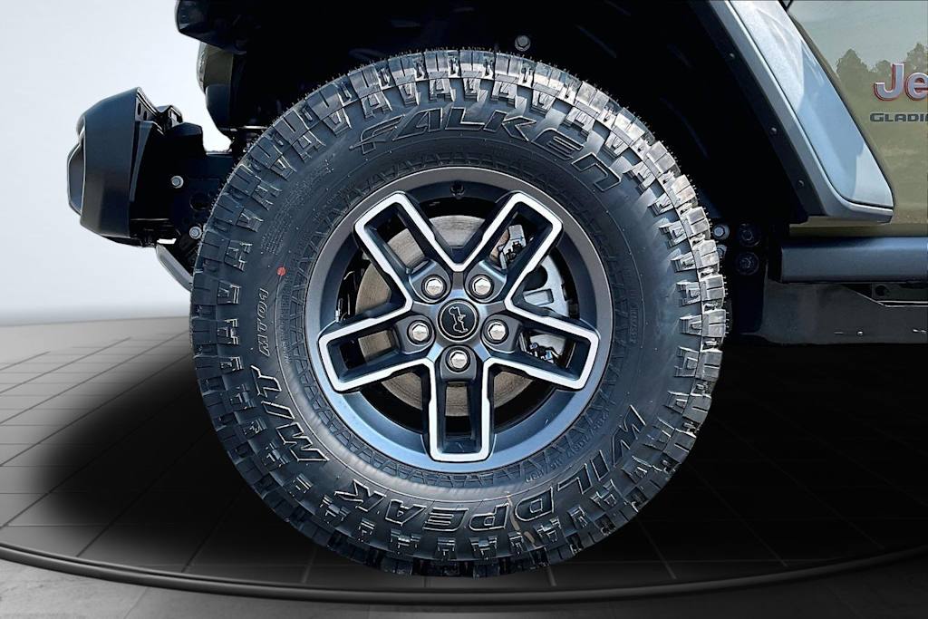 Thumbnail: 2026 Jeep Gladiator - 8